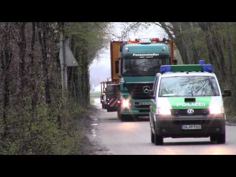 Schwertransport Liebherr HS 882 HD Seilbagger durch die Fa. Penzenstadler mit MB Actros 4154