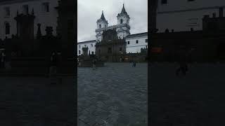Visitando La Plaza Grande En Quito Ecuador