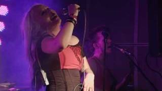 Watch Manzana Panda Girl video