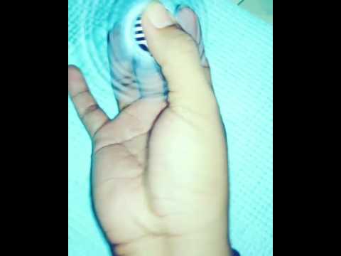 Ternyata bener bikin rilex dan damai Playing fidget spinner zebra ngetestngetestmainankekinian ... kalau jago muter rokok di tangan maka jago nyentil nya nyentil nya sambil di shaking biar power nya ...
