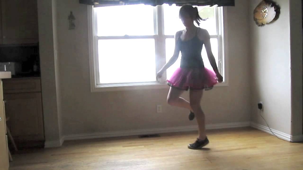 Русские малолетки учатся танцевать стриптиз