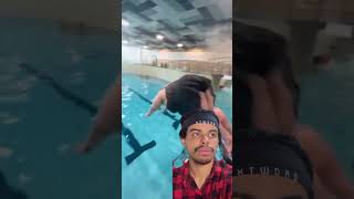 Gorda Na Piscina