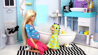 Barbie Family Toddler Evening Routine - Playground & Bedtime