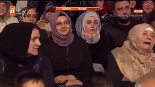 Nihat Hatipoğlu Ilahiye Kendini Kaptıran Teyze