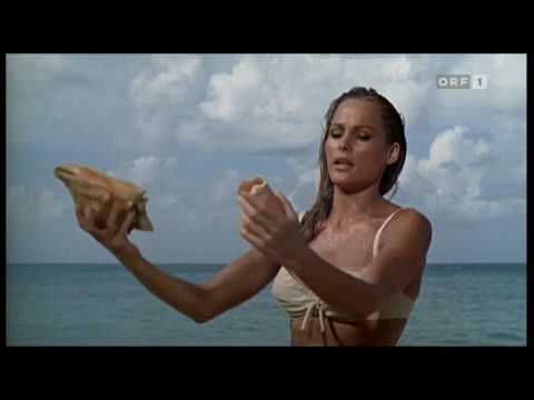 James Bond - Dr No - Underneath the mango tree with Honey Rider...