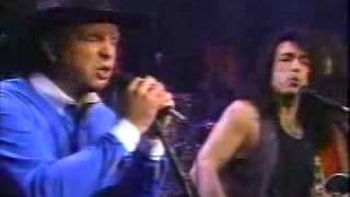 Watch Garth Brooks Hard Luck Woman video