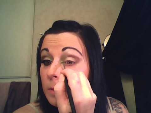 rihanna's covergirl look eye makeup tutorial.wmv