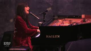 Watch Karla Bonoff Someone To Lay Down Beside Me video