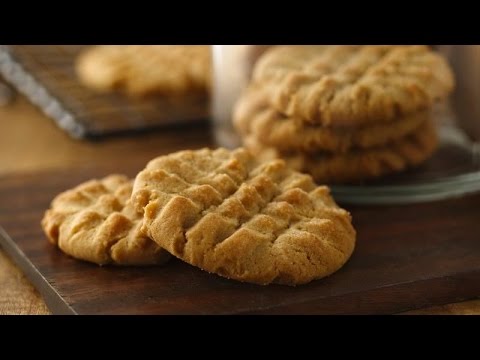 VIDEO : making peanut butter cookies - no eggs - quickvideo of makingquickvideo of makingpeanut butter cookieswith fewquickvideo of makingquickvideo of makingpeanut butter cookieswith fewingredients. 1 1/2 cups of peanut/almond butter - n ...