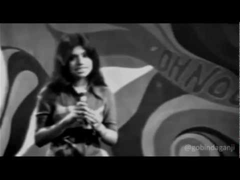 Runa Laila - Jab Se Gaya Hai Mera Bachpan Early Years