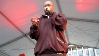 Watch Blackalicious Rock The Spot video