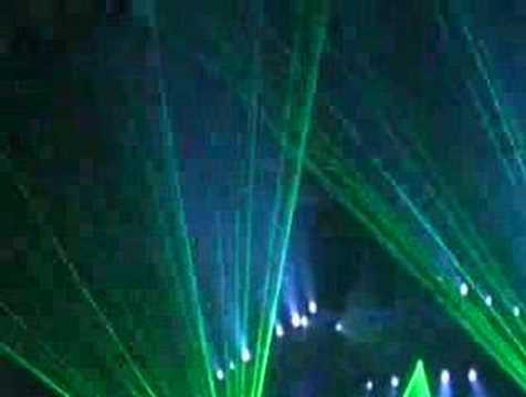 hilary duff video fly. Hilary Duff quot;Flyquot; Live at