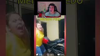 Señora Se Tira Un Pedo Al Subir A La Moto