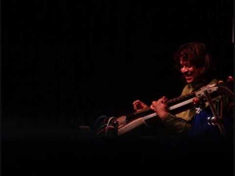 rajesh vaidhya- veenai - Azhage .wmv