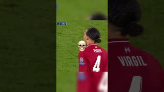 Van Dijk Aura Moments
