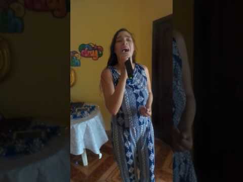 virginia hernandez regalo de su hija y nieto en sus 50 años
