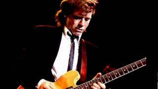 Watch Dave Edmunds Feel So Right video