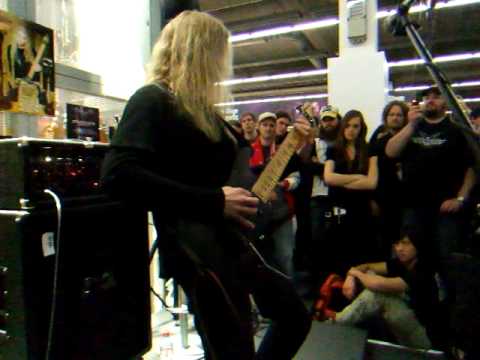 Musik Messe 2010 Frankfurt Schecter Booth: Jeff Loomis live *Part 1*