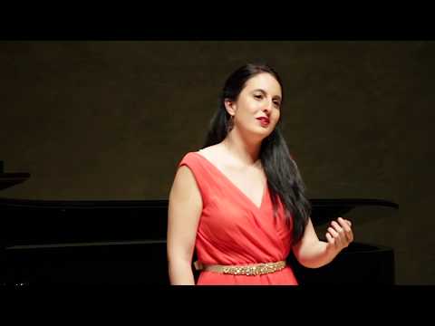 A Chloris - R.Hahn. Irene Mas, soprano