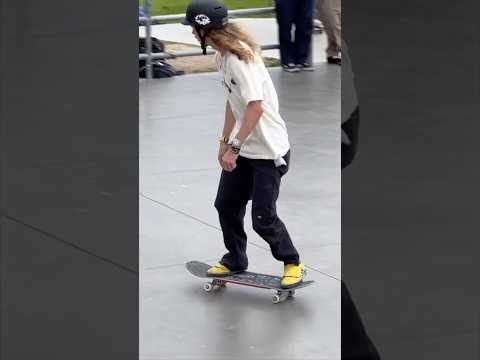 Oh My God !!! What trick is this ? @authenticandyanderson #NkaVids #Skate #Skateboard #Skater