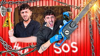 First To Escape The Unbreakable Box Wins Trapped Inside