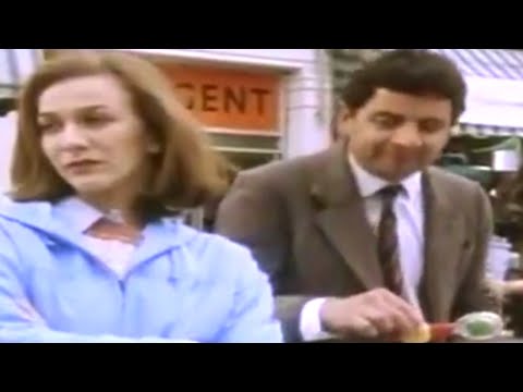 Mr Bean - Bus Stop, Lady and Pram -- Bushaltestelle, eine Dame und ein Kinderwagen