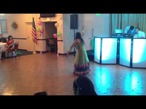 Aaja Nachle Jadoo Ki Jhappi Ghagra Badi Mushkil Mujhe Rang De...