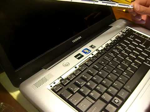 Toshiba Satellite L455D-S5976 keyboard cover removal
