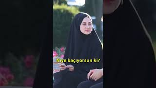 KAPALI GÜZEL KIZIN YANINDA  SÜNNET OLMA ŞAKASI ( ÇOK KOMİK )