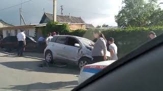 Видео Авария на ул.Кожомбердиева, выше светофора ул.Шопокова. от городской портал Кара-Балта, улица Кожомбердиева, Кара-Балта, Киргизия