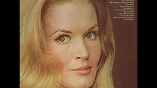 Watch Lynn Anderson Proud Mary video