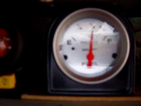 Little video of a new Autometer shift light and petrol gauge on my combi 
