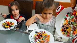 Zeynep Ve Elifnurun Şekerli Hayalleri - Zeynep And Elifnurs Candy Dream