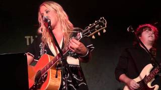 Watch Catherine Britt Nashville Blues video