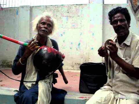 Age ki sundor din kataitam. Bengali baul song