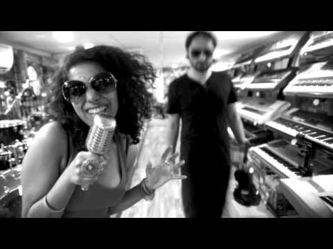 Hari & Sukhmani Boohey Baarian