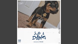 Watch Que Just A Dawg video