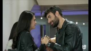 Hand Kiss -Livia Brito