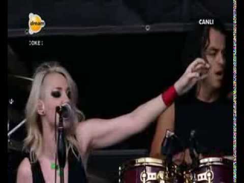 Aylin Aslım - Ölünür De (Rock'n Coke 2013) Aylin Aslım - Ölünür De (Rock'n Coke 2013) klip izle
