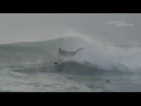 HUGO MATOS SURFING LACERATIONS BALINUSA LEMBOGAN IN ONE OF THE BIGGEST 