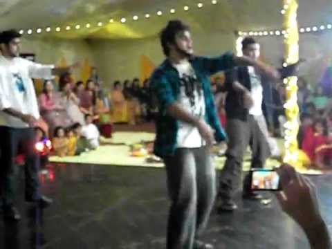 Butts Mehndi Dance