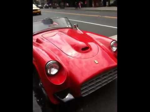 Oldtimer-Parade (5) Ferrari.