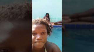 As Meninas Na Piscina