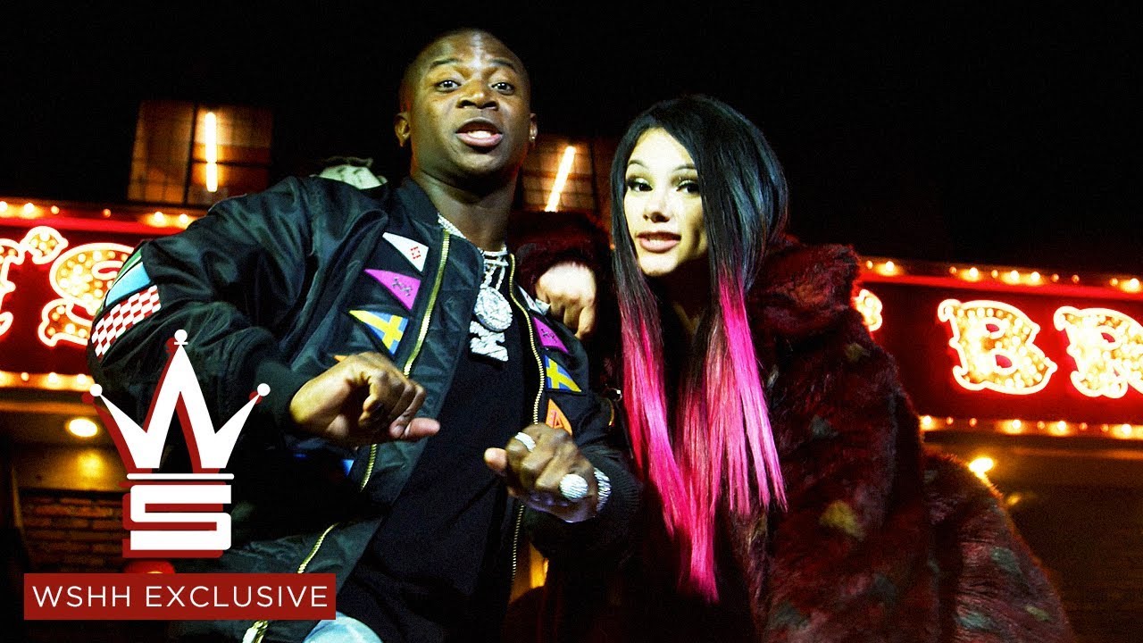 Snow Tha Product Feat. O.T. Genasis - Help A B*tch Out