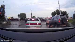 Видео Серьезное ДТП в Магнитогорске по ул. Вознесенская-Грязнова 29.08.2015 // Crashing in Magnitogorsk от OLENI, улица Грязнова, Магнитогорск, Россия