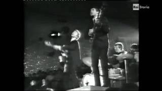 Watch Searchers aint That Just Like Me video