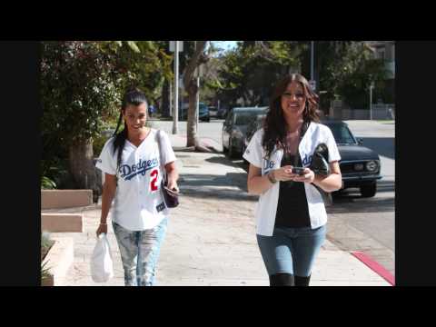 Kourtney Kardashian and Khloe Kardashian going to Dodgers Game 5 060509 