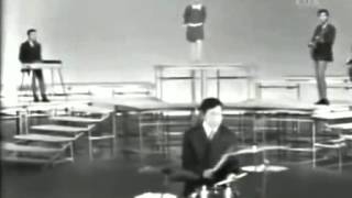 Hibari Misora With The Blue Comets 34 Makkana Taiyo Red Sun 34 In 1967 Hibari Misora With The Blue Comets 34 Makkana Taiyo Red Sun 34 In 1967