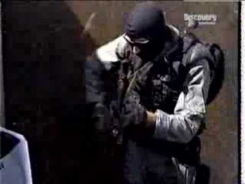 navy seals - mp5 and pistol