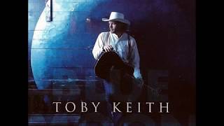 Watch Toby Keith Lucky Me video